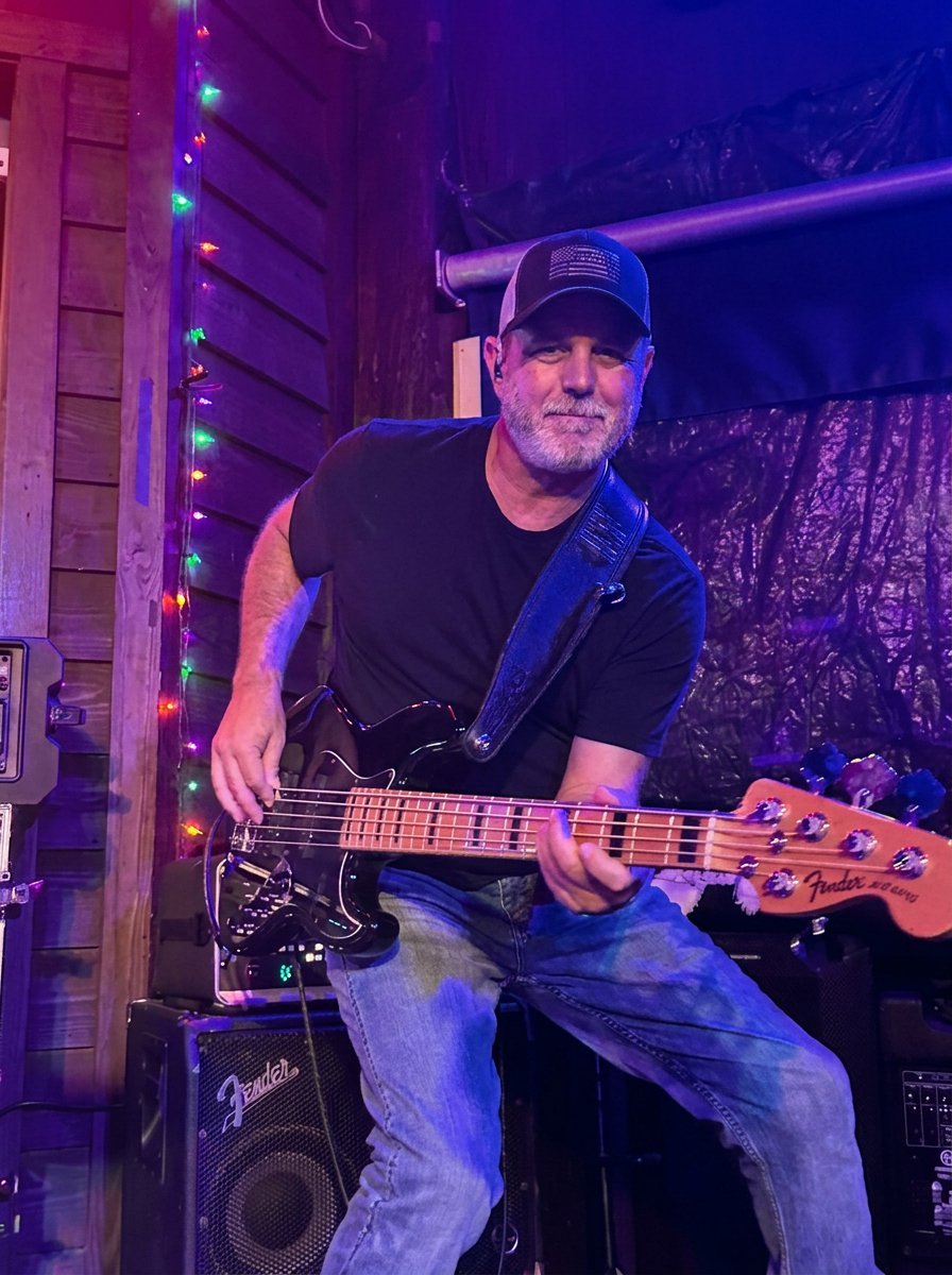 Chris Kenney, Bass / Vocals